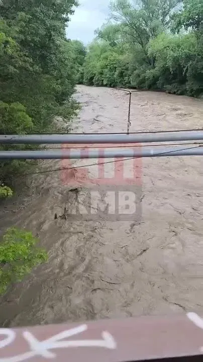 В Зеленокумске на реке Подкумок поднялся уровень воды
