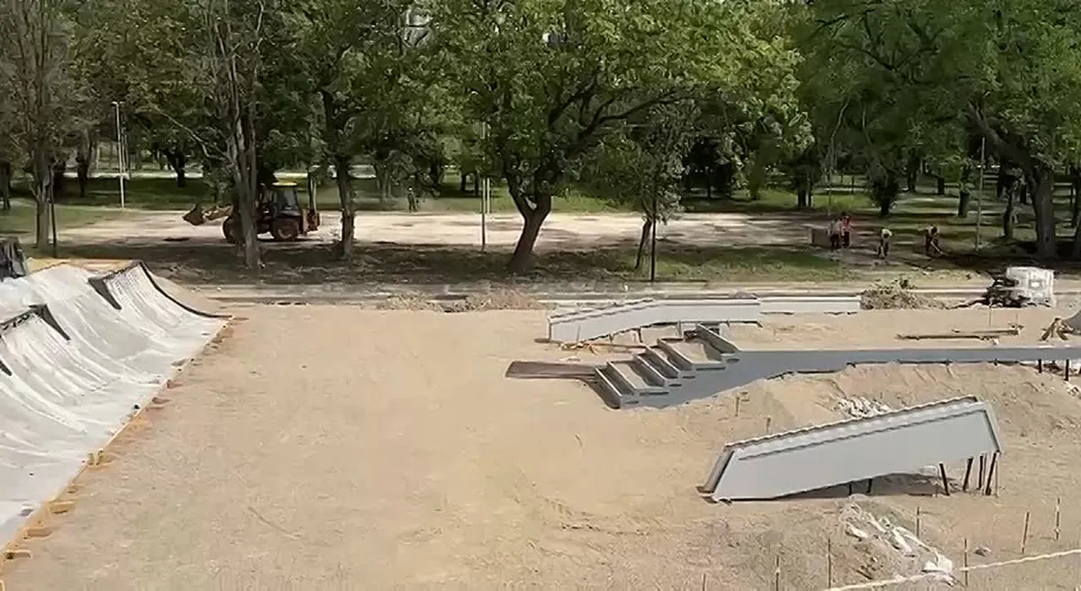 На Новопятигорском озере бетонируют фигуры скейт-парка