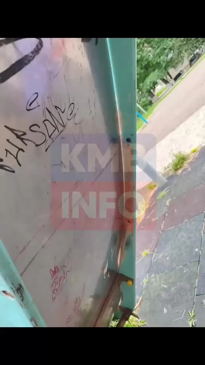 В Георгиевске ребенку пришили палец после травмы на детской площадке
