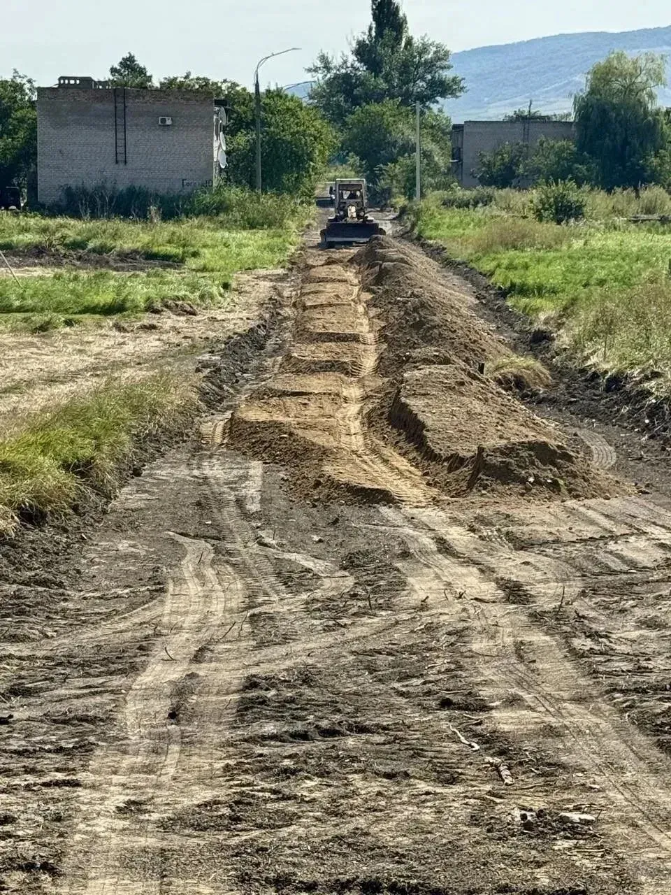 В поселке Евдокимовский ремонтируют улицу Гоголя