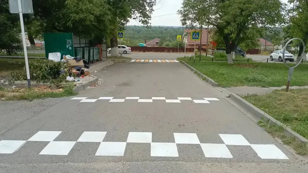 В Предгорье обновляют пешеходные переходы у школ и детсадов