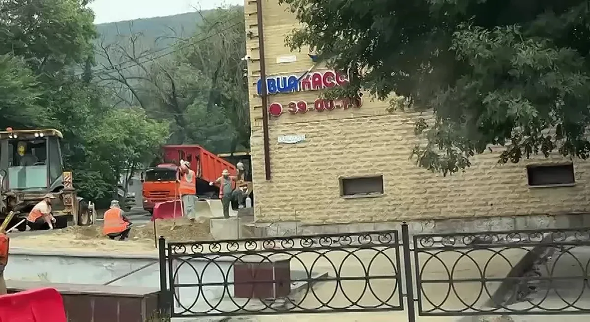 В Пятигорске на Пастухова завершили укладку верхнего слоя асфальта