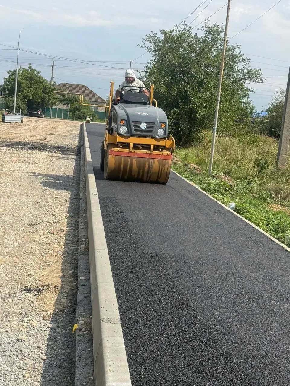 В селе Ульяновка на улице Прудной завершили обустройство тротуара