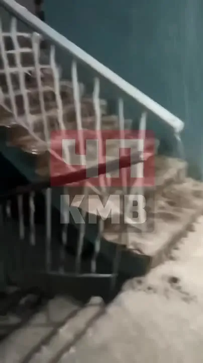 В Ставрополе на Космонавтов ливень затопил квартиры из-за забитой канализации
