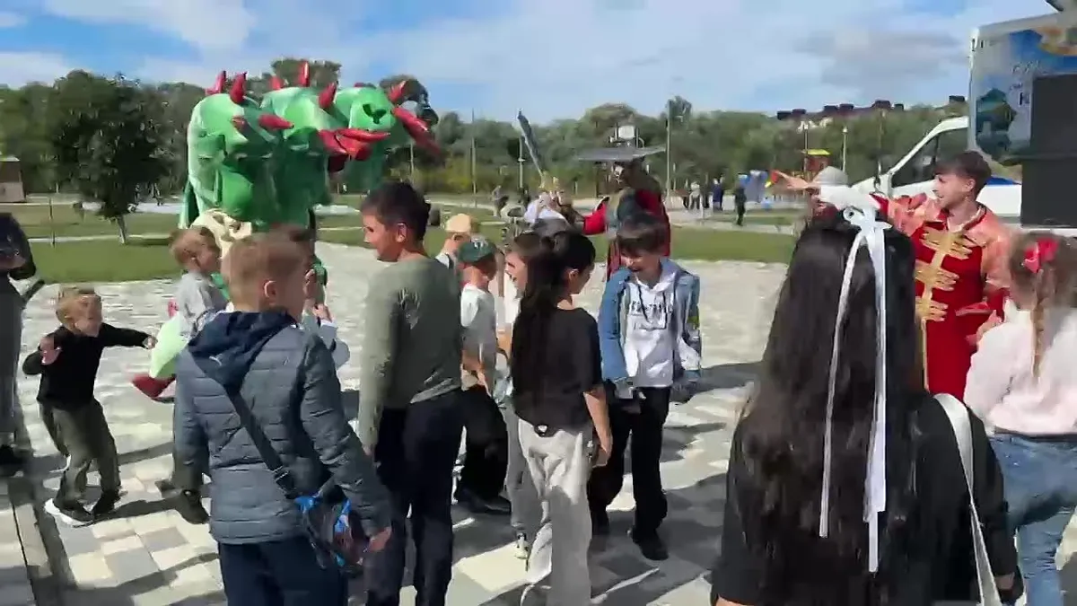 В амфитеатре парка тоже весело