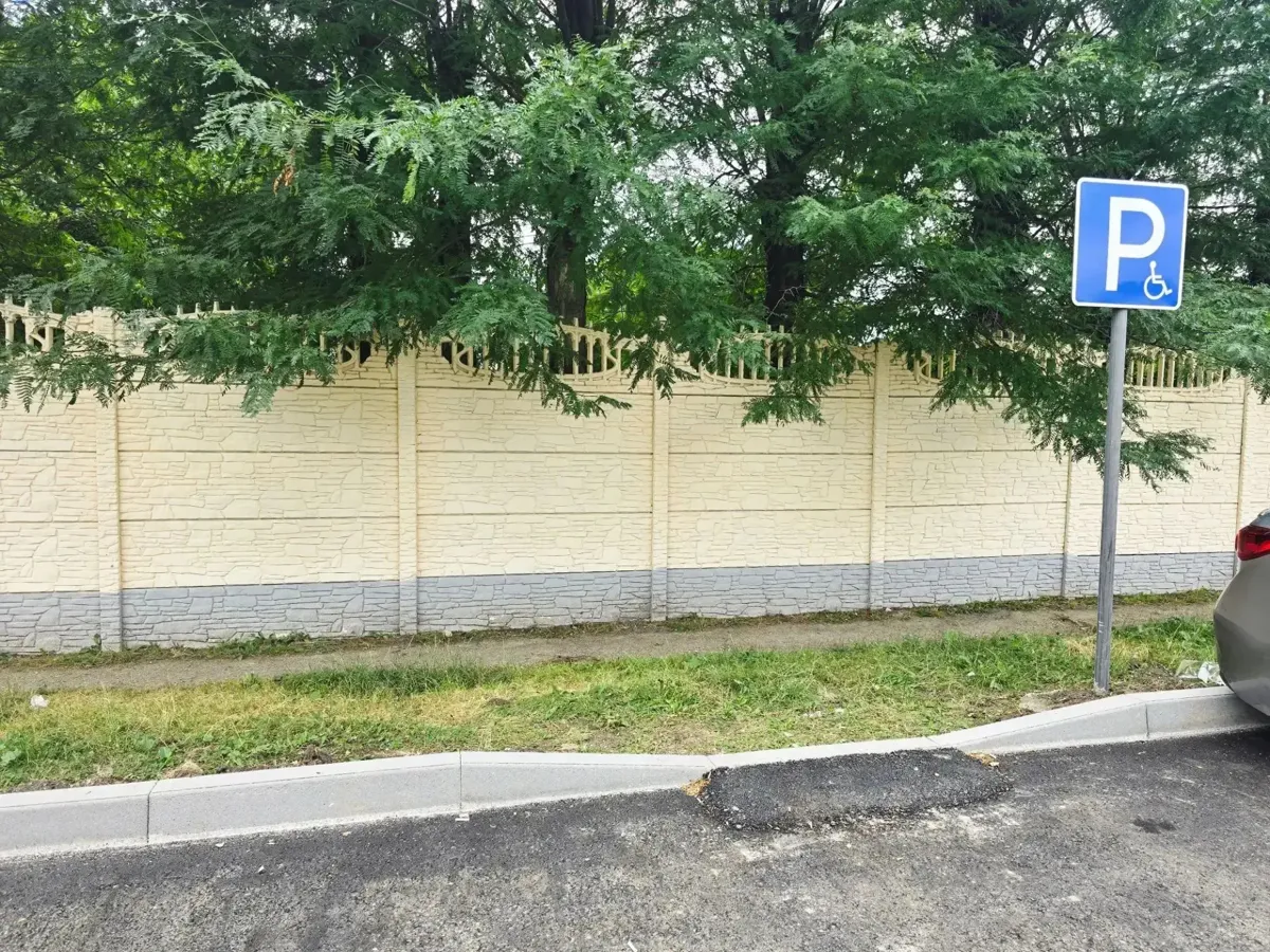 В Минеральных Водах обустроят тротуары у городской больницы