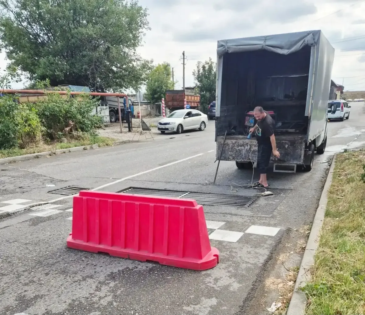 В Минеральных Водах ремонтируют ливневую канализацию на Ставропольской