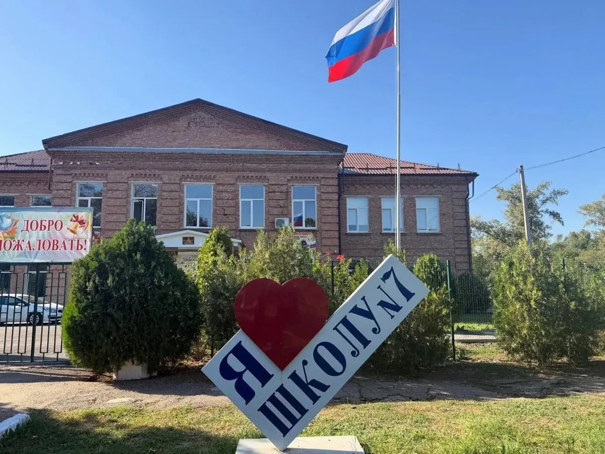 В посёлке Коммаяк Кировского округа капитально отремонтировали школу