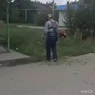 В посёлке Терский под Новопавловском скосили травостой после обращений жителей