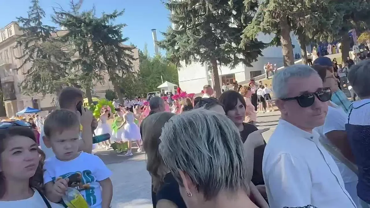 В Пятигорске на улице Козлова прошла программа «Цветущий Пятигорск»