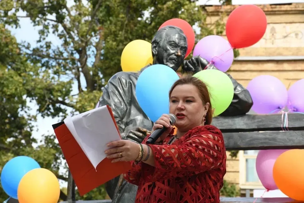 В Пятигорске у памятника Михалкову отметили 90-летие «Дяди Стёпы»