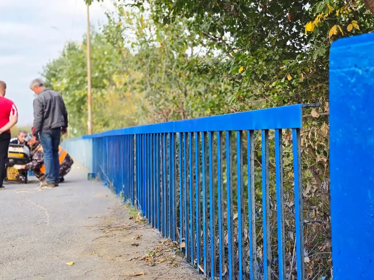 Коммунальные службы ведут разноплановые работы по благоустройству города