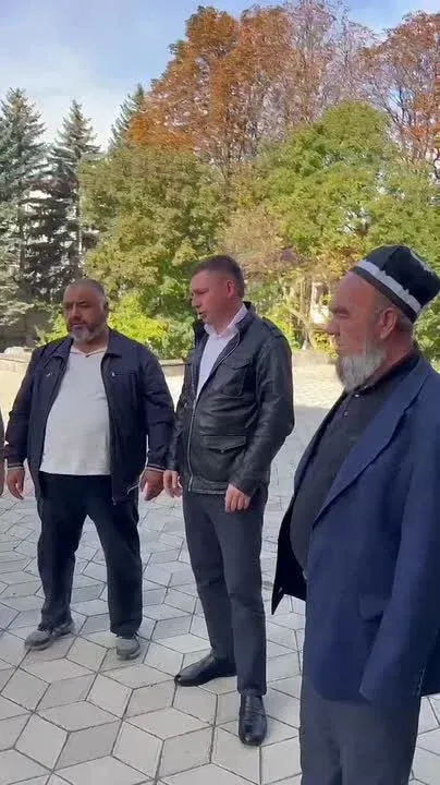 Мусульманская община посёлка Джуцы передала бойцам сухофрукты, форму и чай