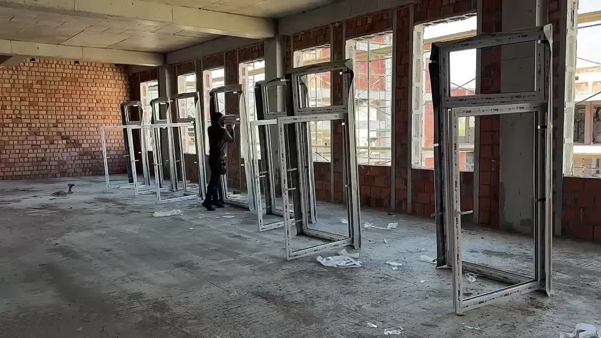 На стройке новой школы