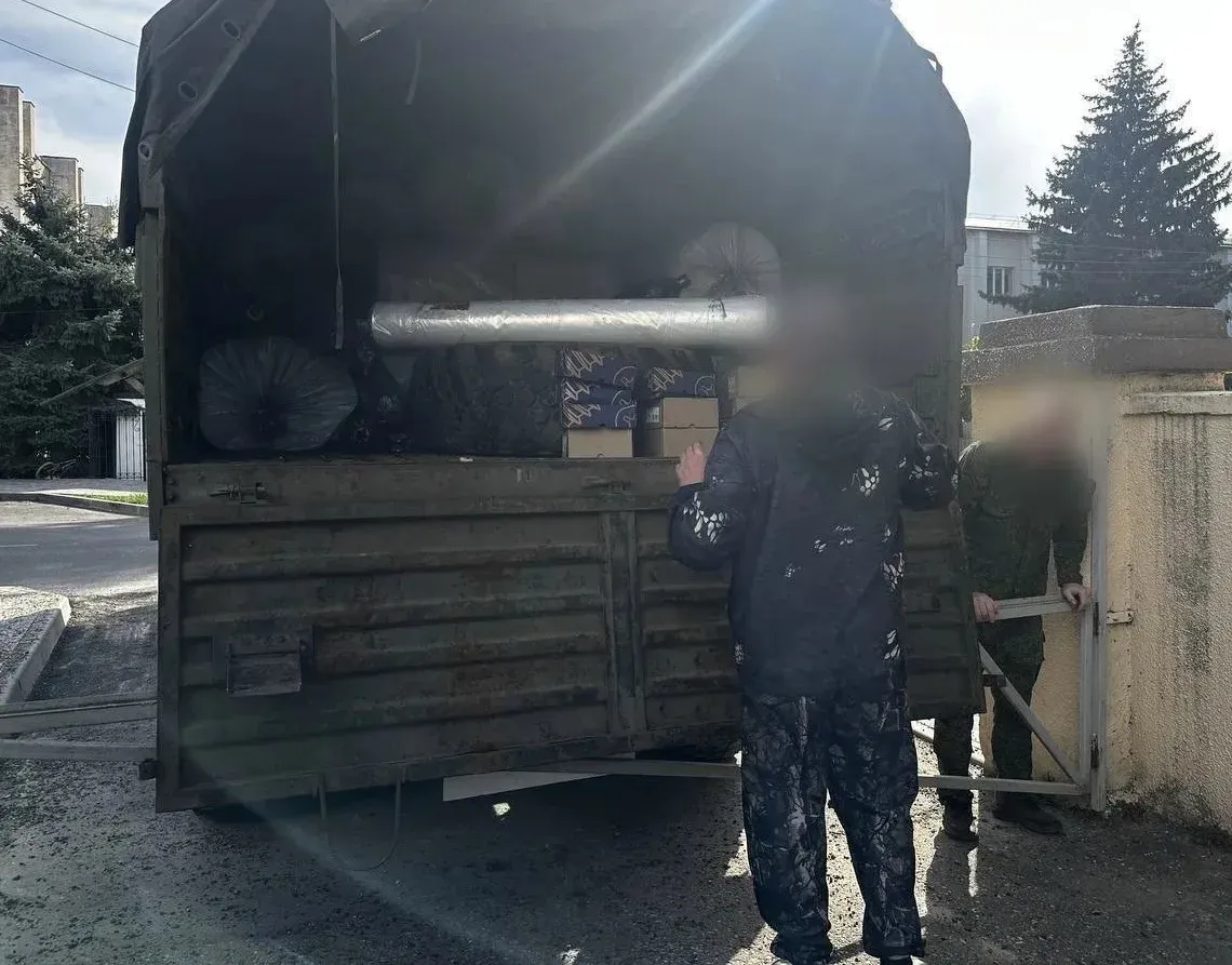 Передали нашим ребятам гуманитарную помощь