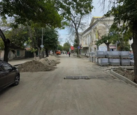 Ремонт улицы Володарского в Ессентуках завершили наполовину