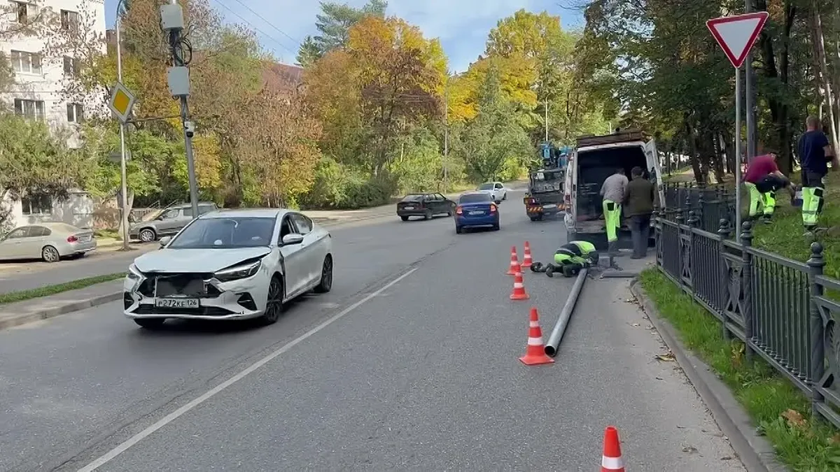 Устройство нового светофорного объекта и нового пешеходного перехода на пересечении 40 лет Октября и Озёрной
