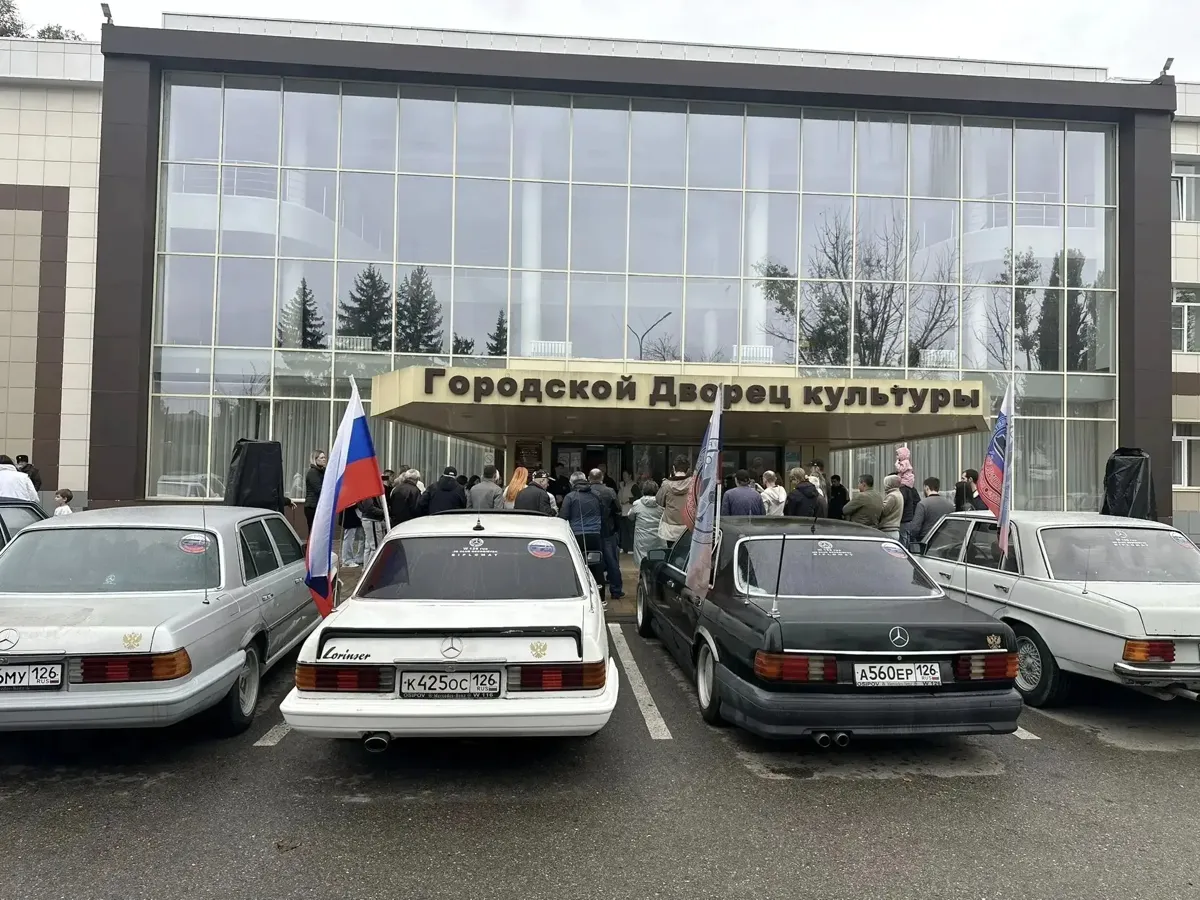 В Георгиевске прошел IV Межрегиональный автофестиваль «ГАРАЖ W126»!