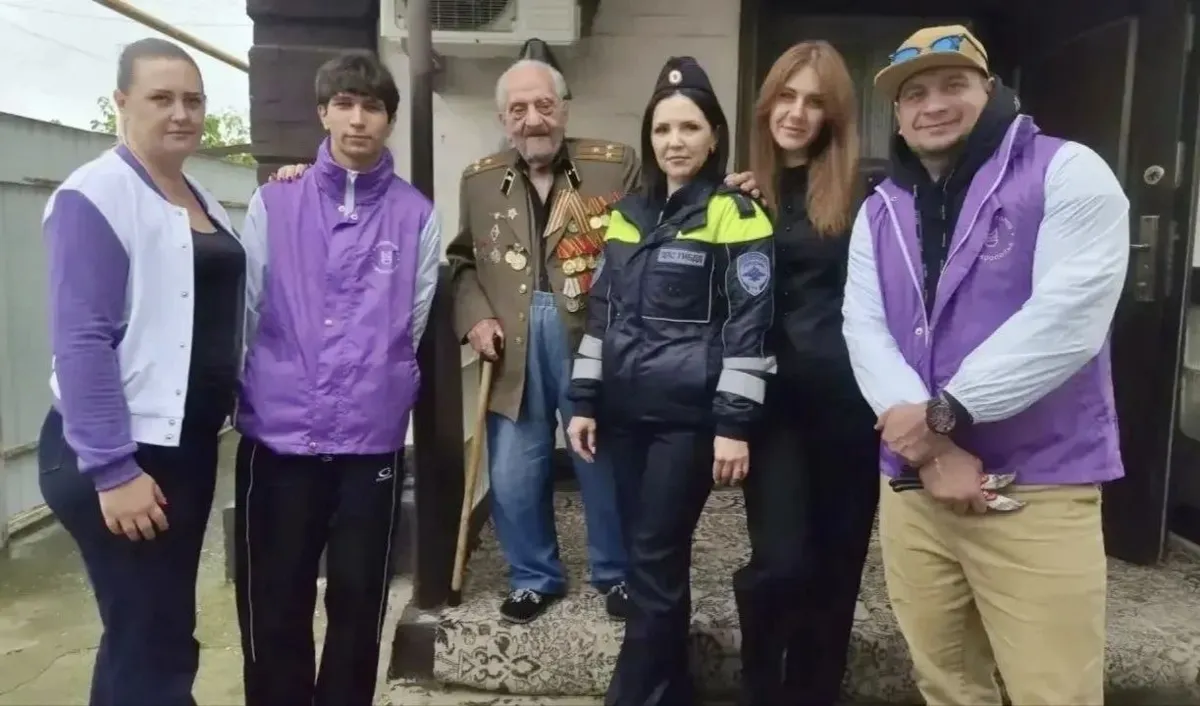 В Георгиевске Волонтёры Победы навестили ветерана ВОВ Луснякова