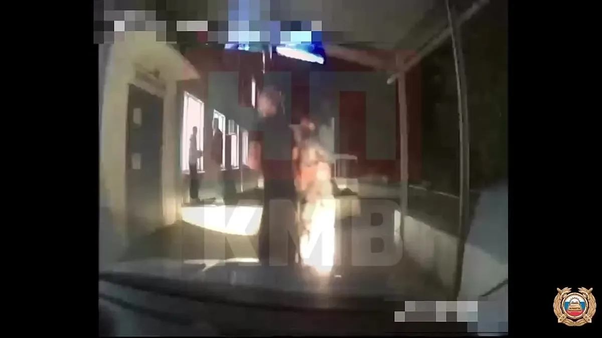 В Кировском округе автоинспекторы помогли мужчине, которому стало плохо за рулем