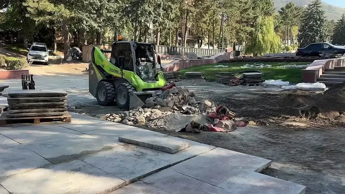 В Пятигорске благоустраивают площадь Ленина и скейт-парк у Новопятигорского озера