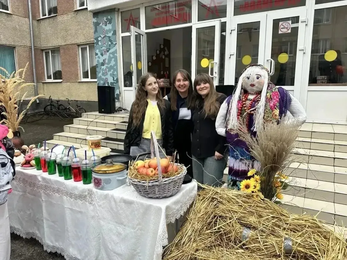 В школах Пятигорска прошли осенние благотворительные ярмарки в поддержку участников СВО