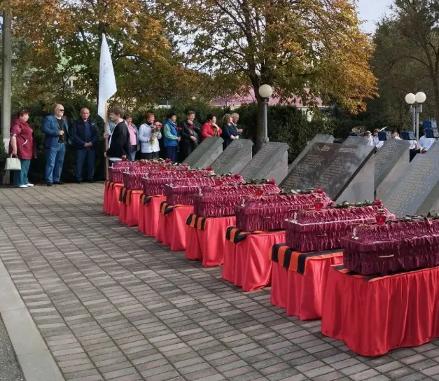 В Степновском округе с почестями захоронили останки красноармейцев