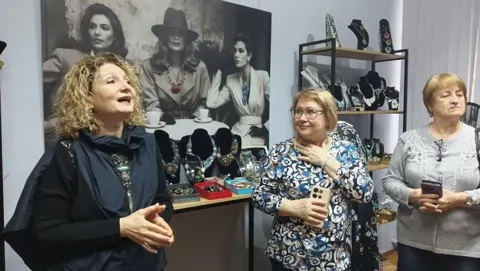 Выставка «Роман с камнем»