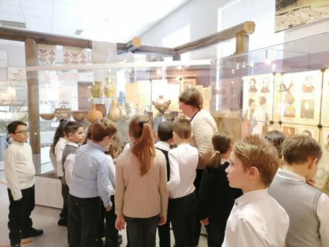 Экскурсия «Женщина в зеркале эпох»