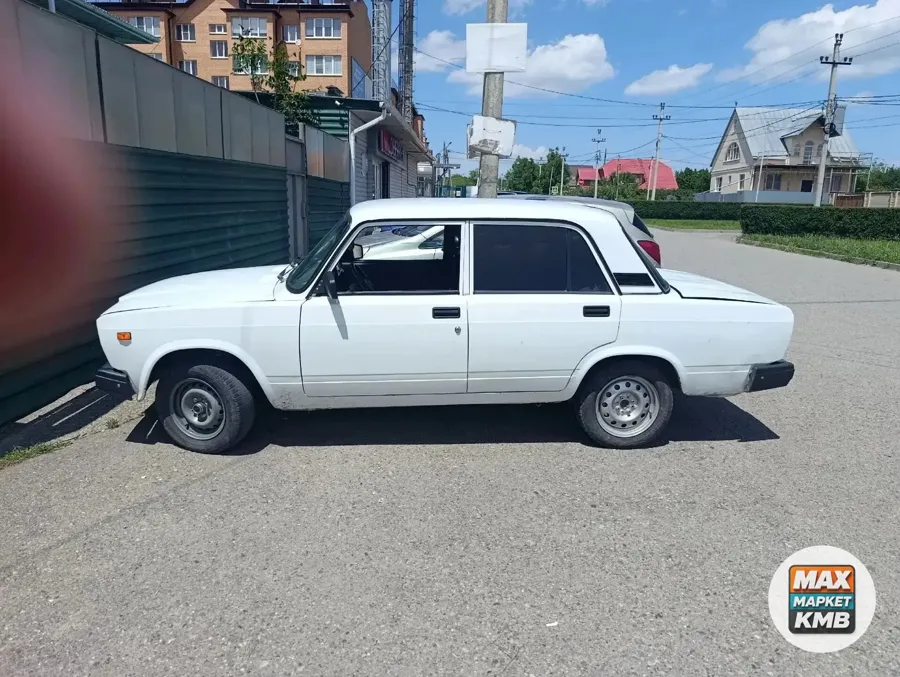 Автомобиль ВАЗ 2107