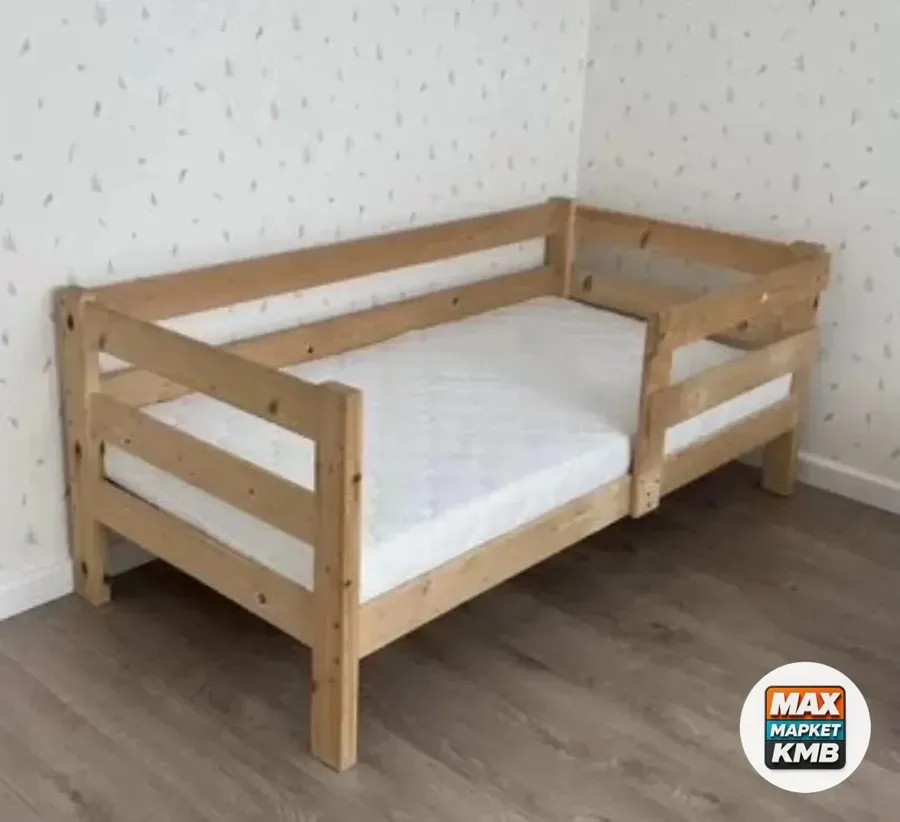 Детская кровать из сосны с матрасом