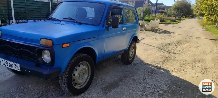 Авто 1995 года, на полном ходу