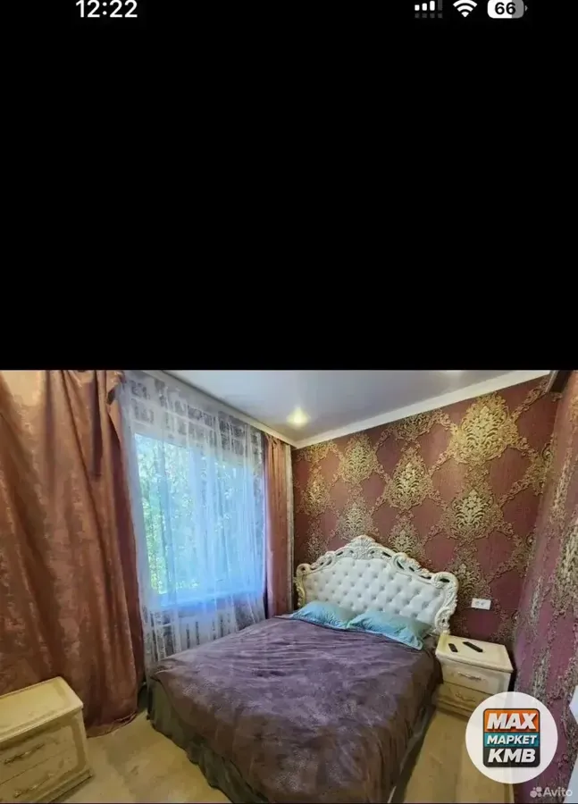 Двуспальная кровать
